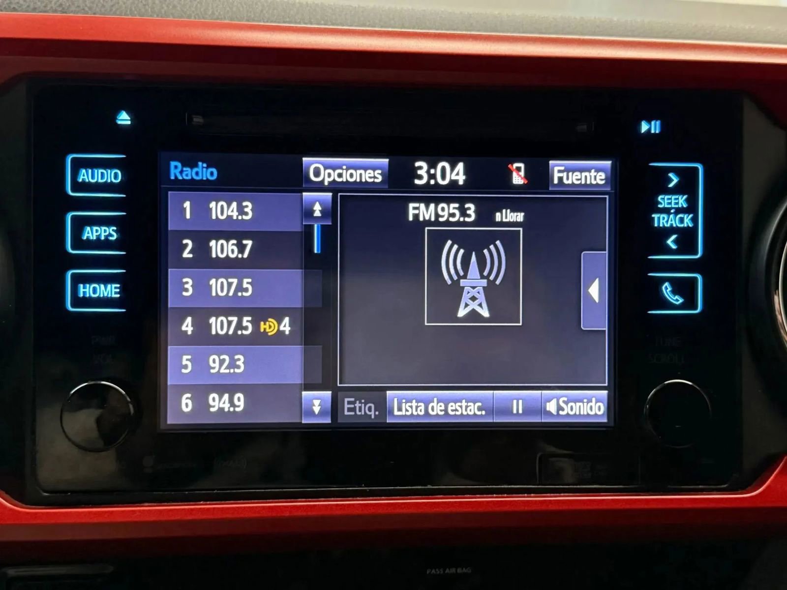 Used 2018 Toyota Tacoma TRD Sport AWD/4WD image 29