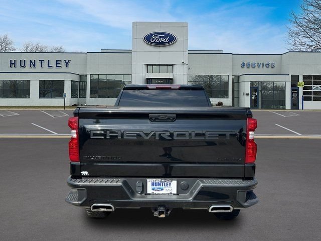 Used 2022 Chevrolet Silverado 1500 Custom Trail Boss w/ LPO, Dark Essentials Package AWD/4WD image 4
