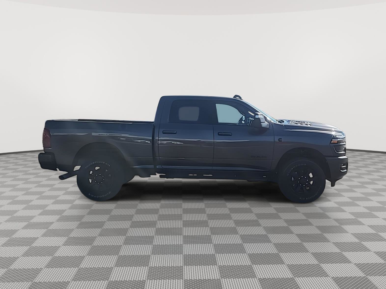 New 2025 RAM 2500 Laramie AWD/4WD image 6
