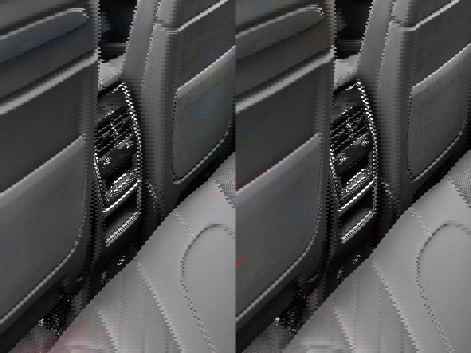 New 2026 BMW X5 M60i w/ Executive Package image 19