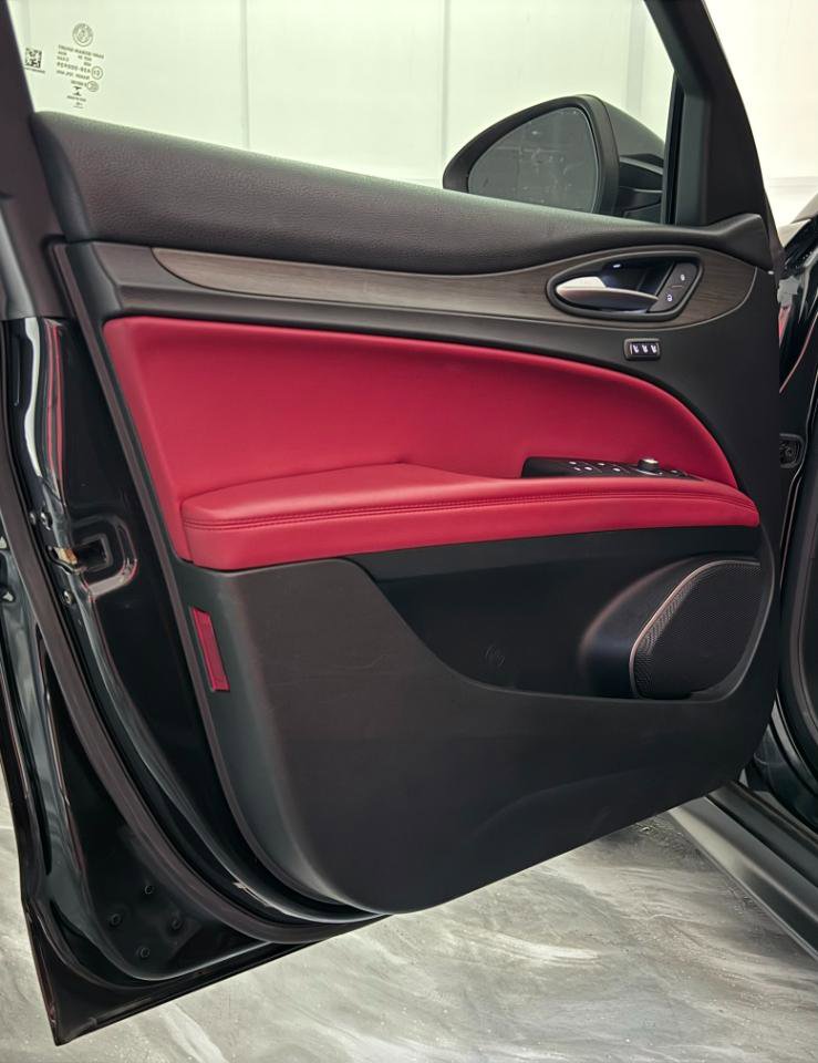 Used 2019 Alfa Romeo Stelvio Ti image 17