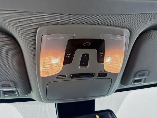 Used 2020 Toyota Sienna SE w/ SE Preferred Package FWD image 18