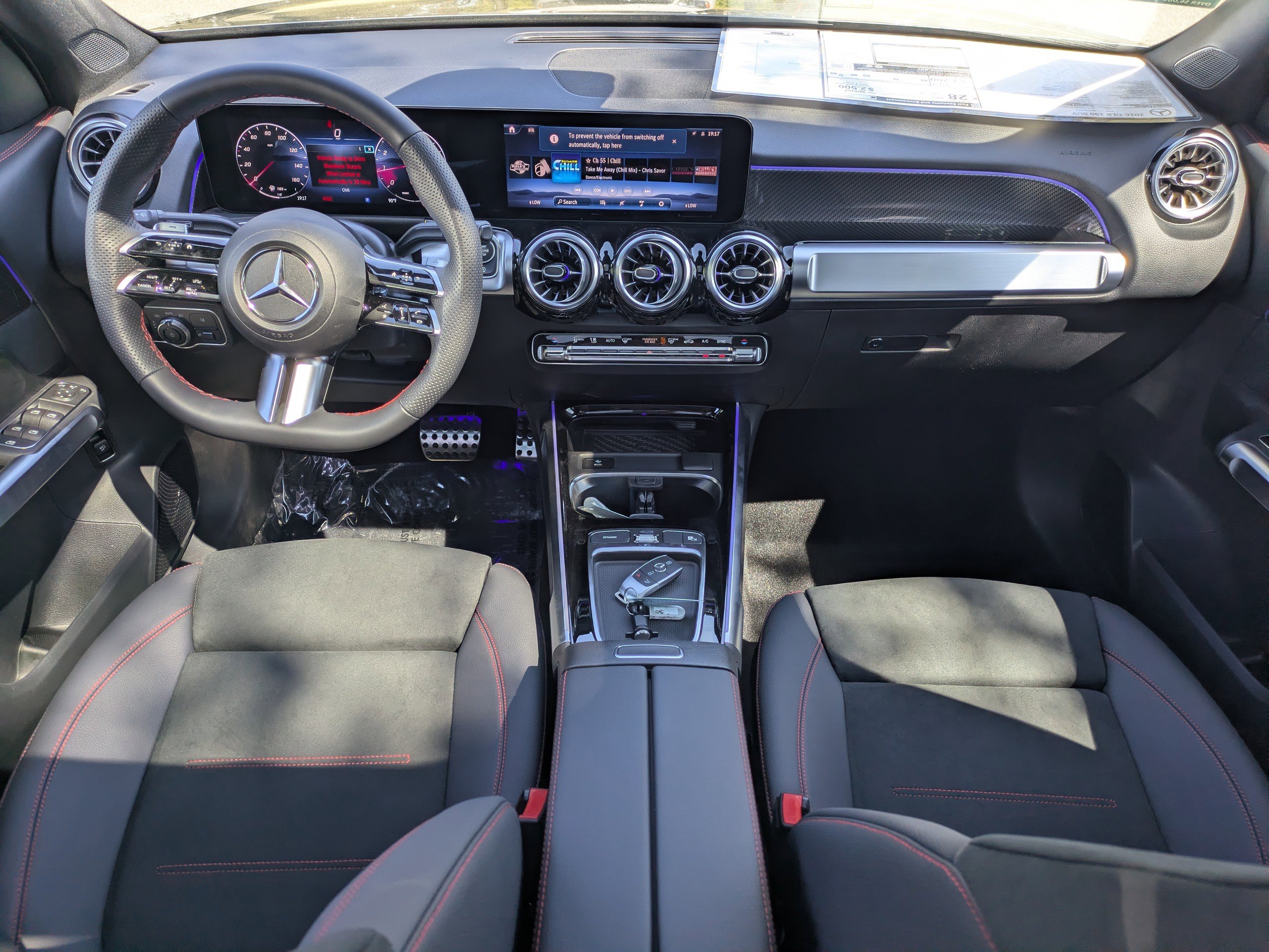 New 2026 Mercedes-Benz GLB 250 image 2