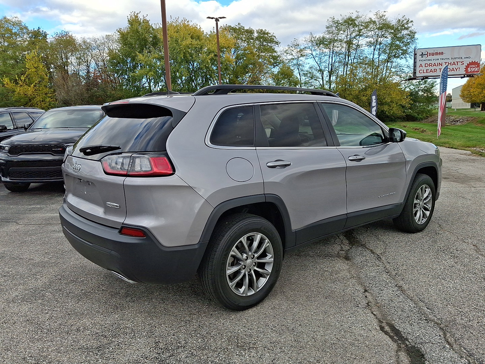 Certified 2022 Jeep Cherokee Latitude Lux w/ Sun & Sound Group image 8