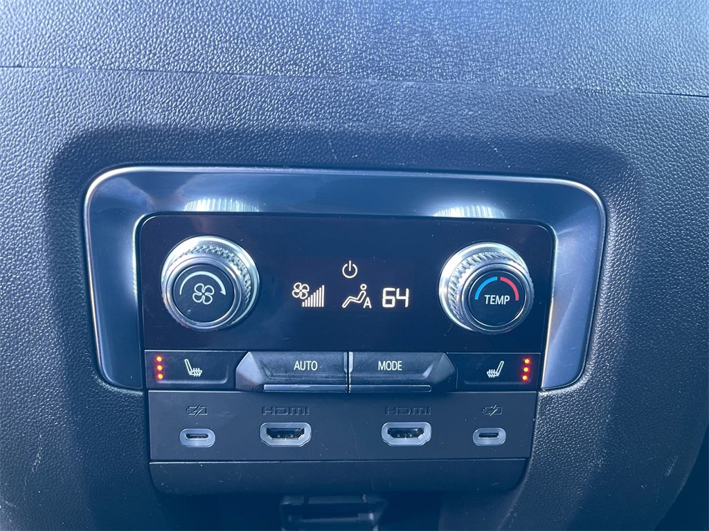 Used 2023 GMC Yukon XL Denali image 14