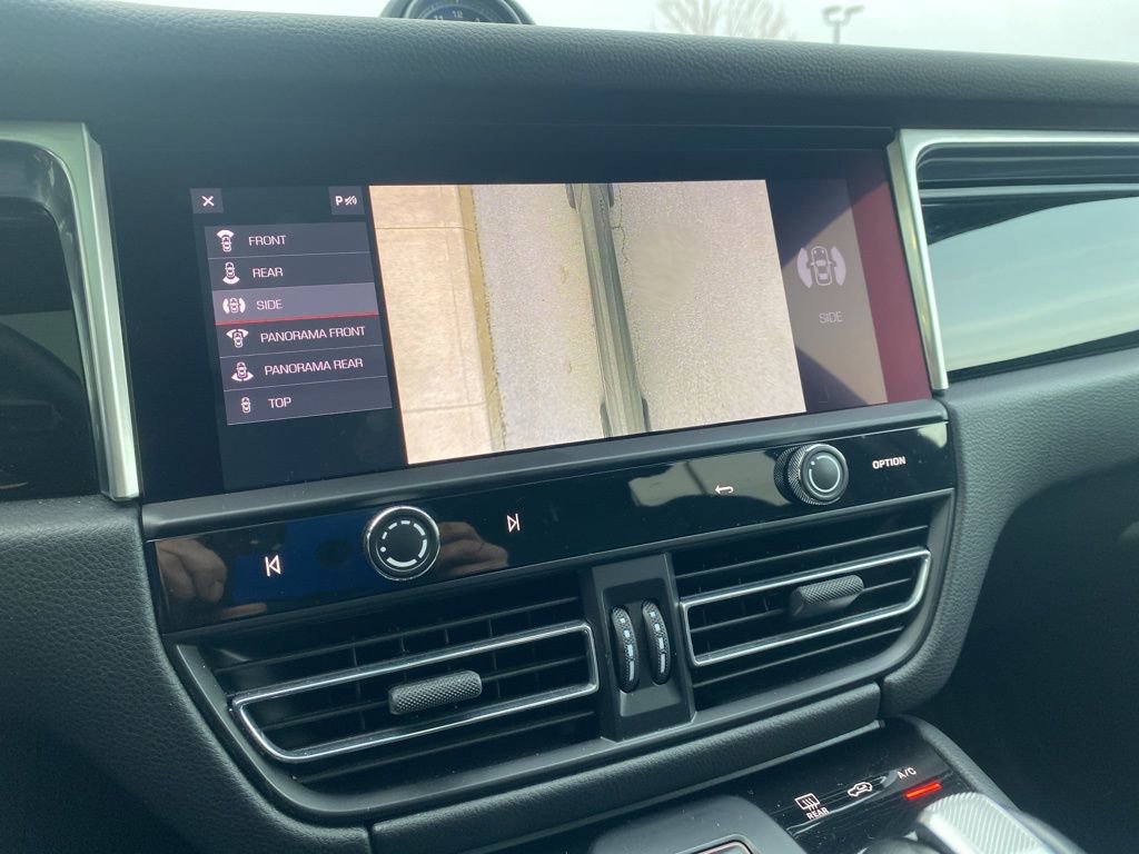 Used 2022 Porsche Macan Base image 22