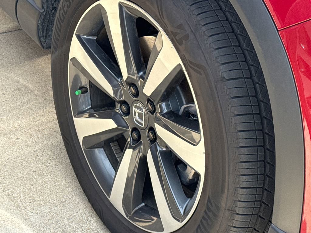 Certified 2025 Honda Pilot Touring image 10