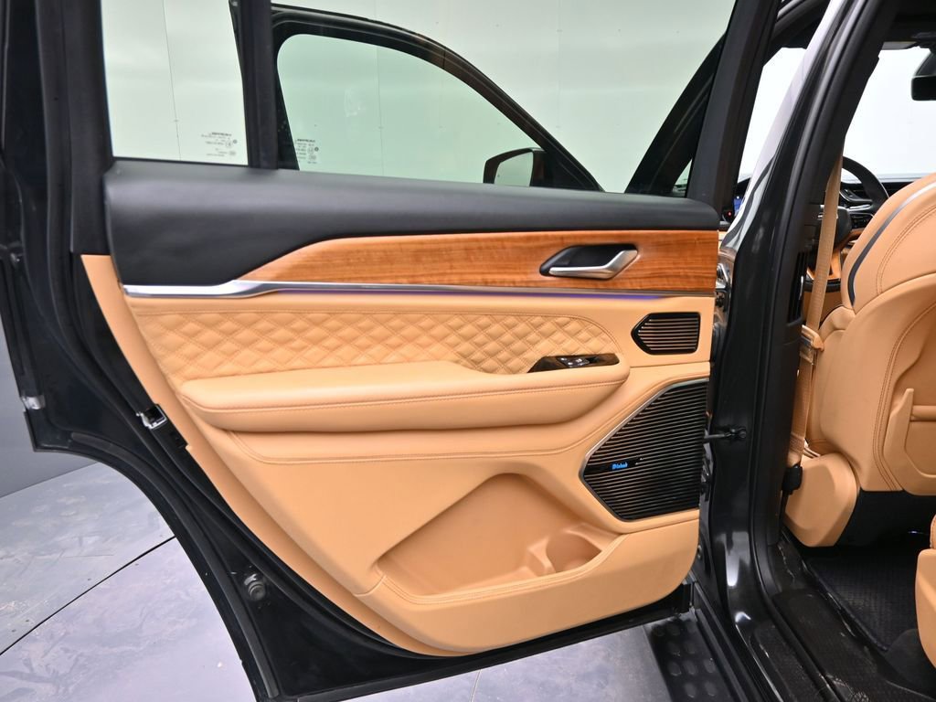 Used 2024 Jeep Grand Cherokee L Summit image 37