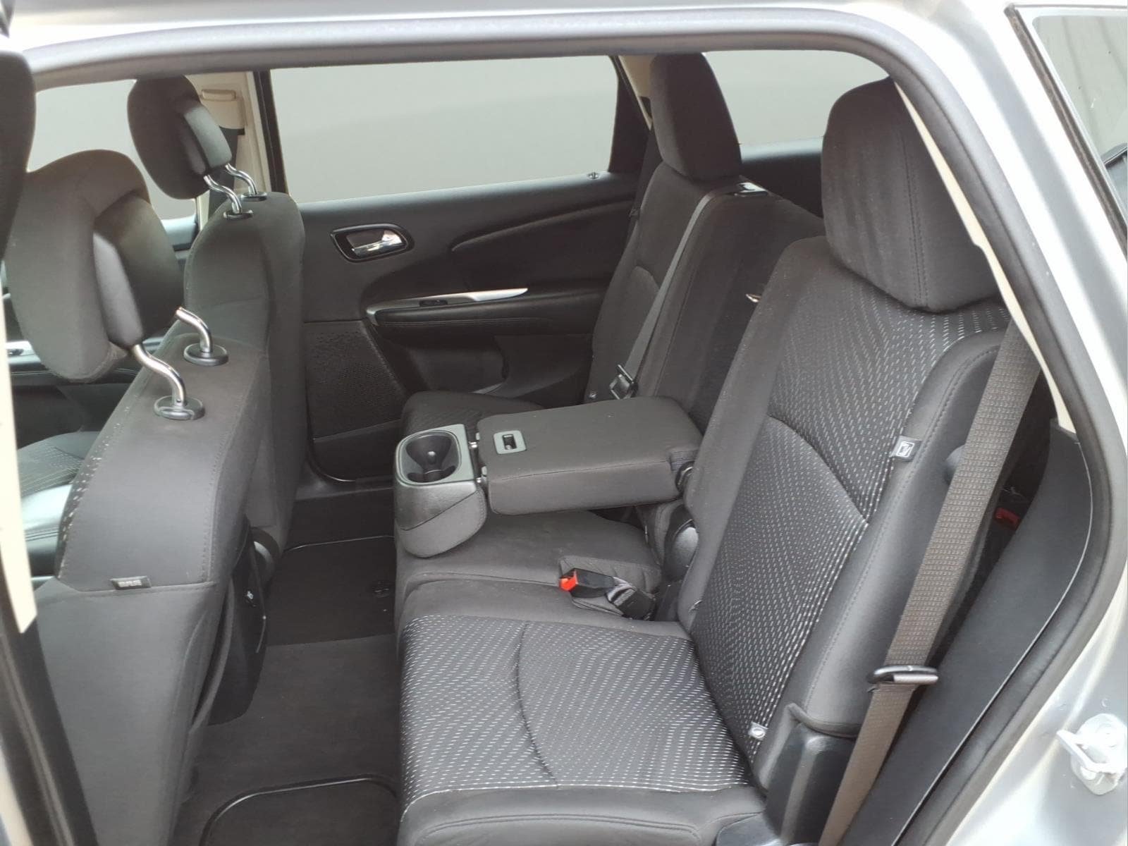 Used 2018 Dodge Journey SE w/ Blacktop Package FWD image 25