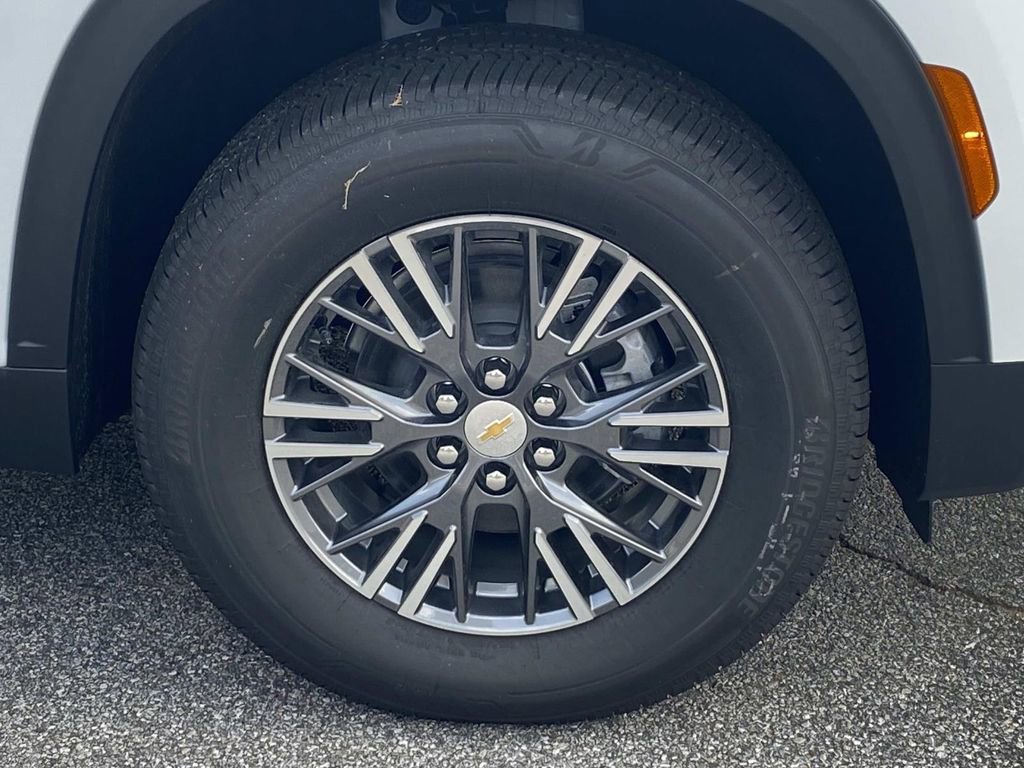 New 2026 Chevrolet Traverse LT w/ LPO, Floor Liner Package image 9