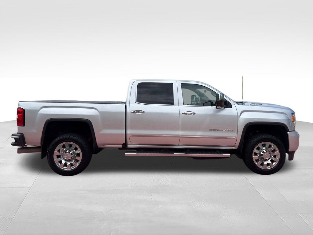 Used 2019 GMC Sierra 2500 Denali w/ Duramax Plus Package AWD/4WD image 8