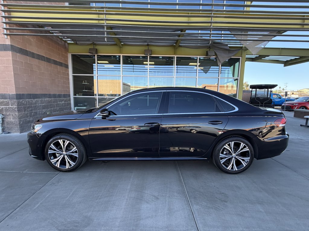 Used 2020 Volkswagen Passat 2.0T SEL image 7