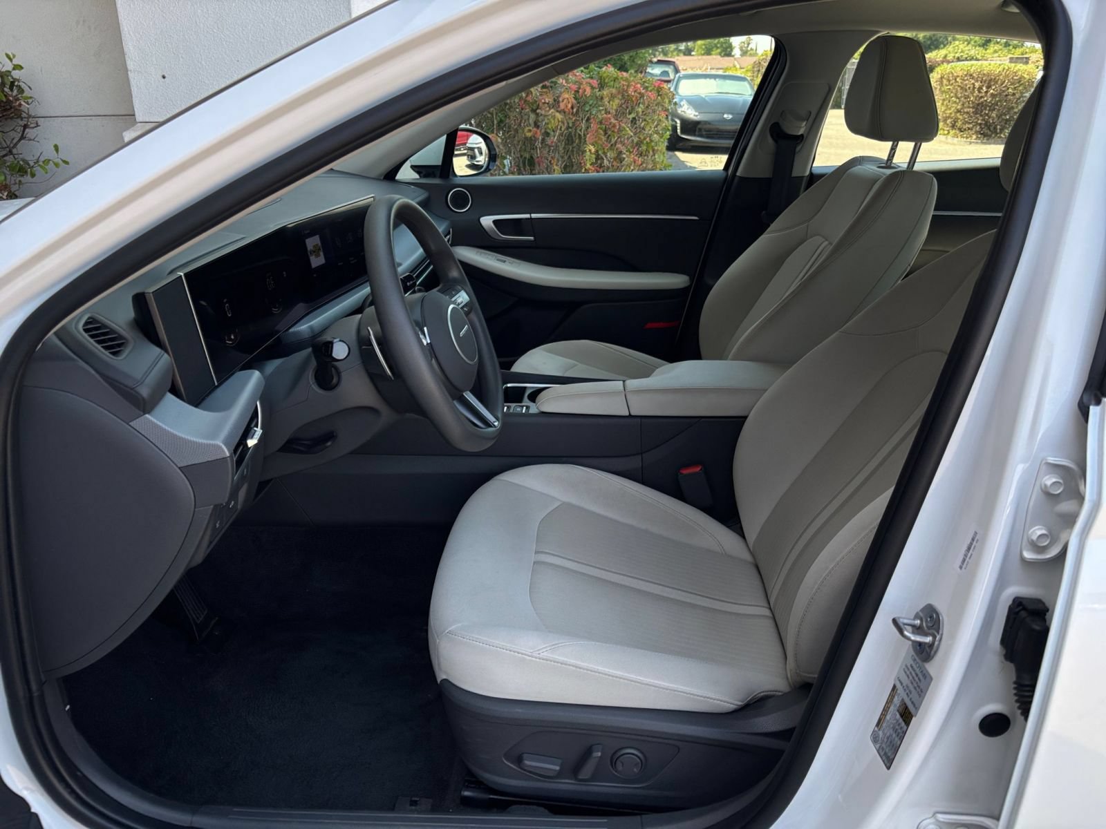 Used 2025 Hyundai Sonata SEL FWD image 23