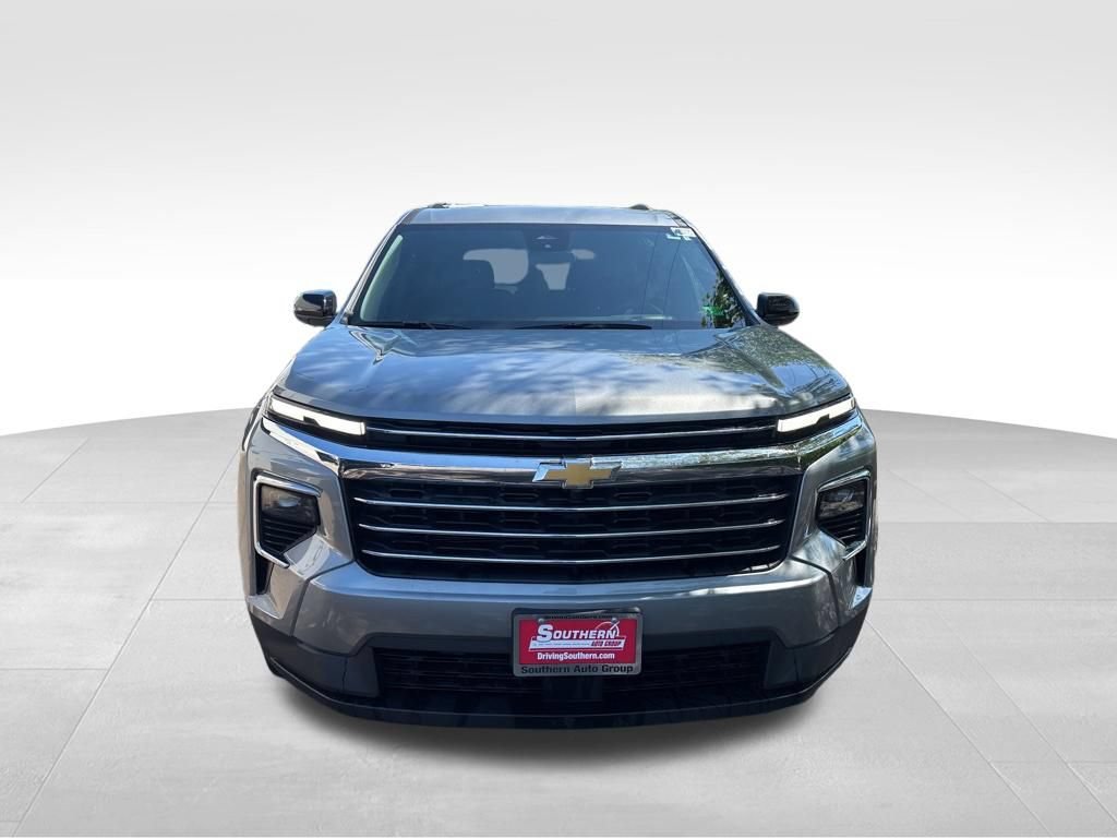 Used 2026 Chevrolet Traverse LT AWD/4WD image 3