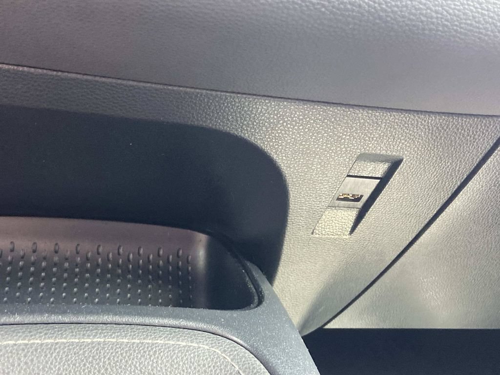 Used 2021 Toyota Corolla SE FWD image 36