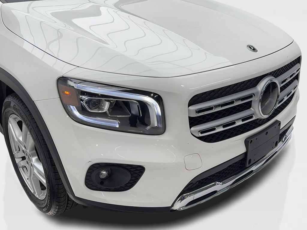 Used 2023 Mercedes-Benz GLB 250 4MATIC w/ Premium Package image 3
