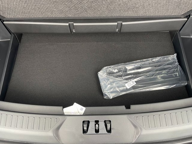 New 2025 Ford Explorer Active w/ Active Comfort Package image 17