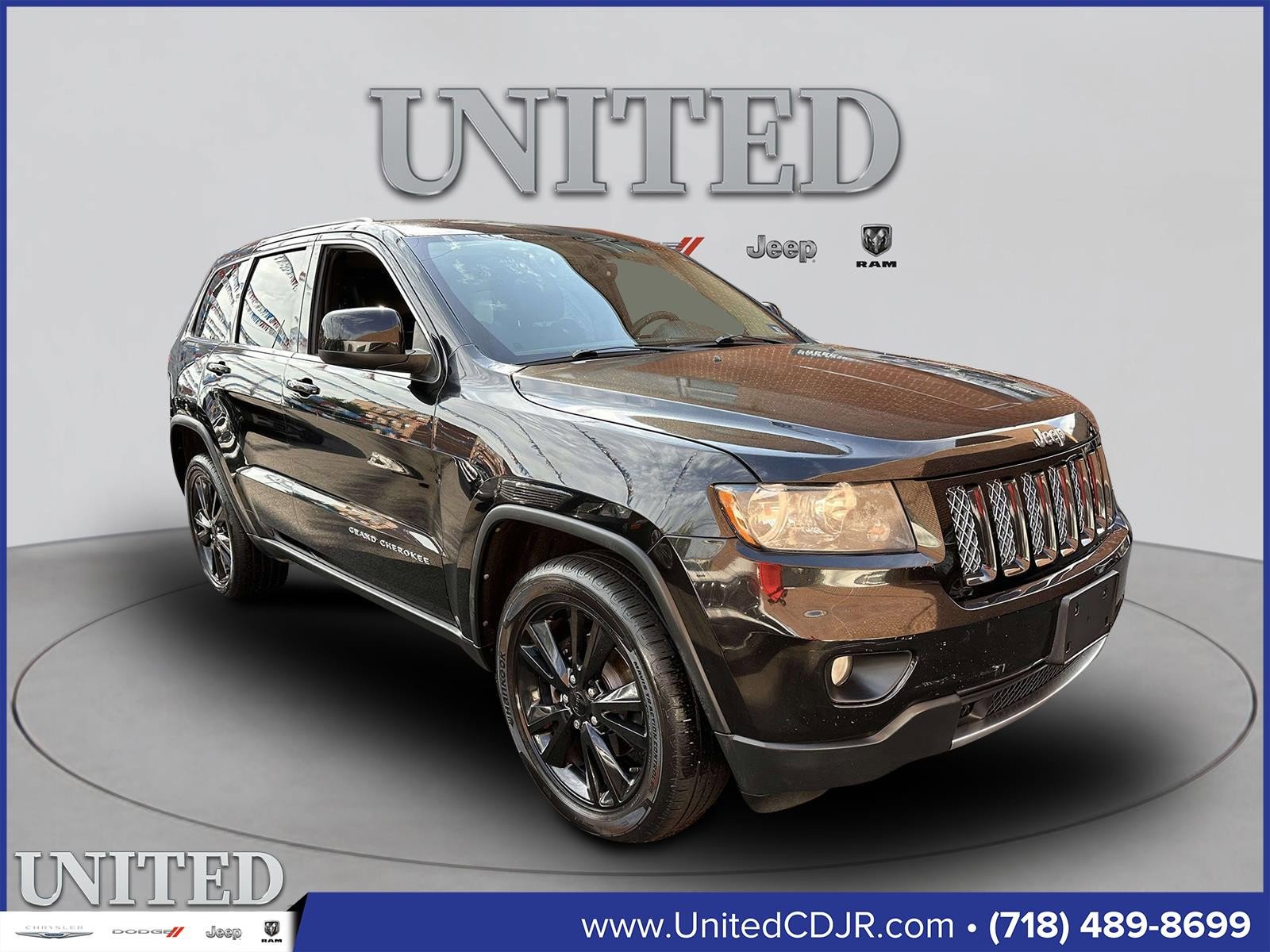 Used 2012 Jeep Grand Cherokee Altitude image 1