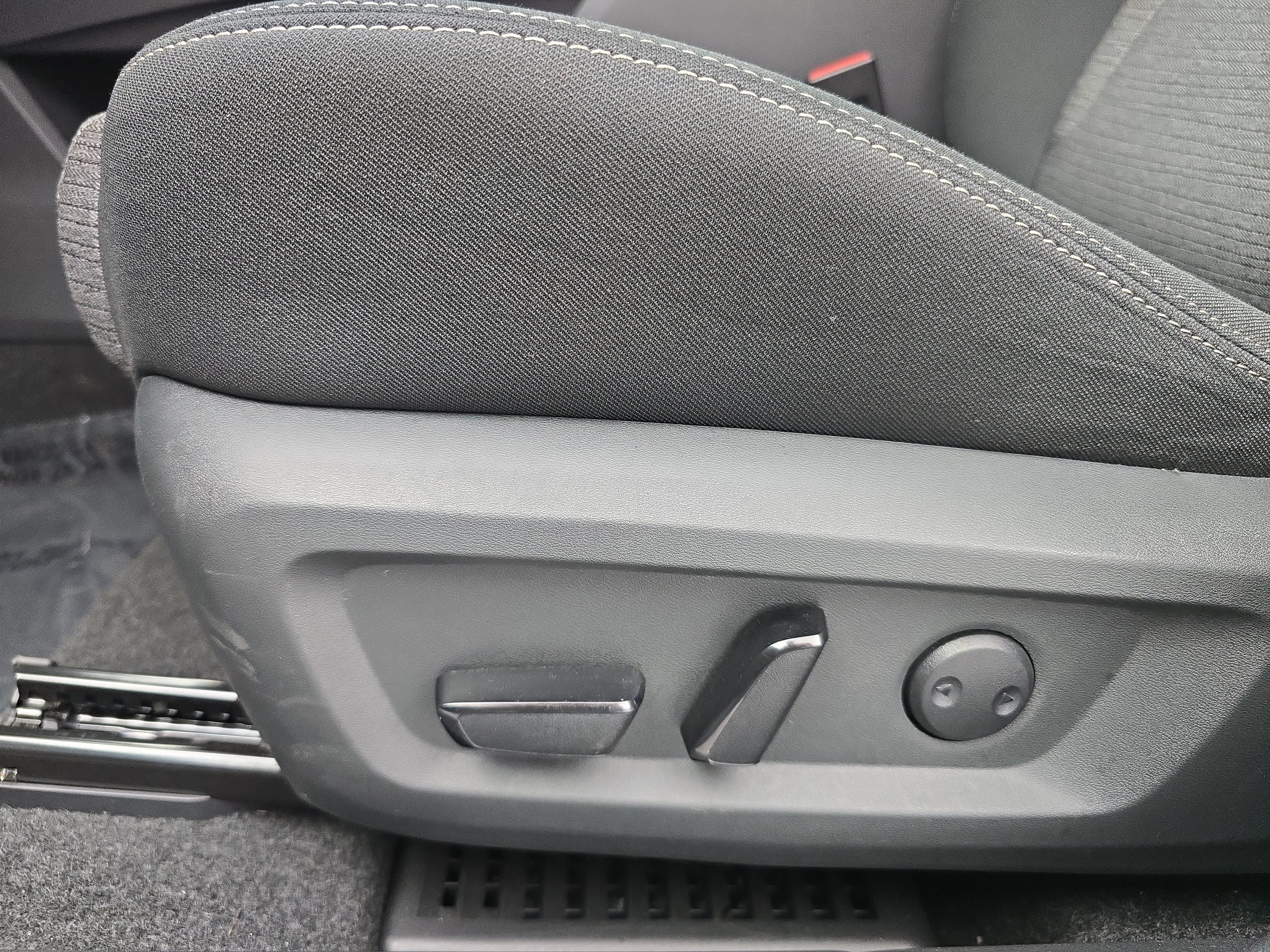 Certified 2023 Nissan Rogue SV FWD image 27