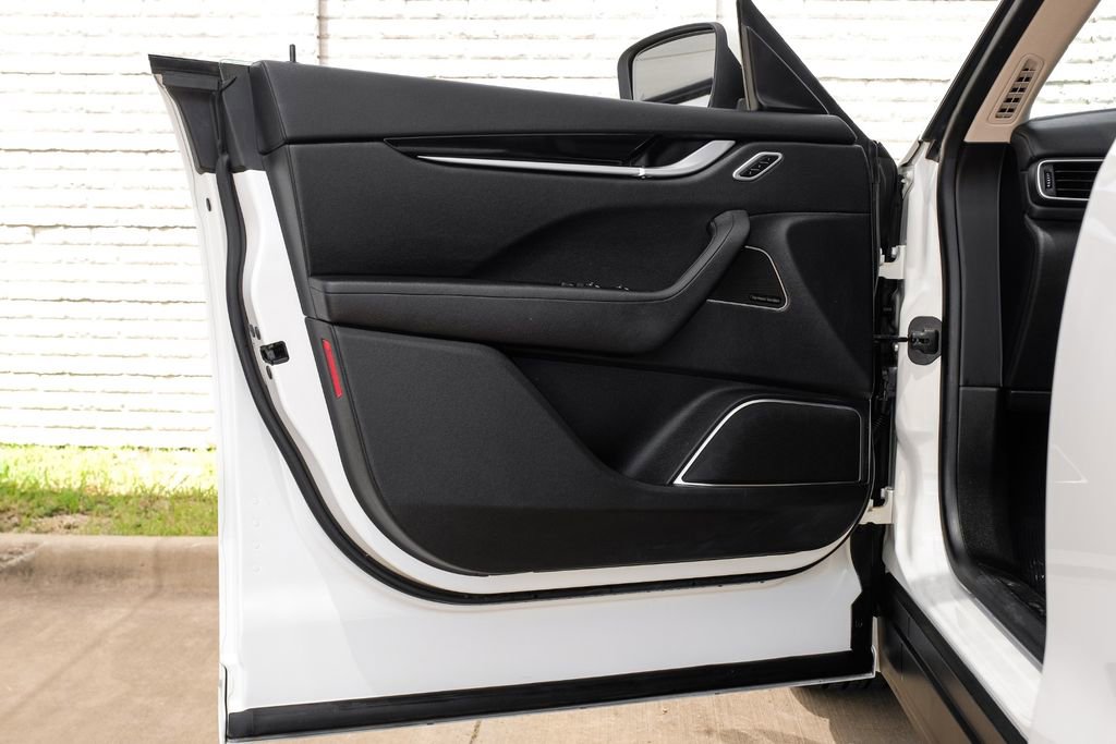 Used 2019 Maserati Levante image 47