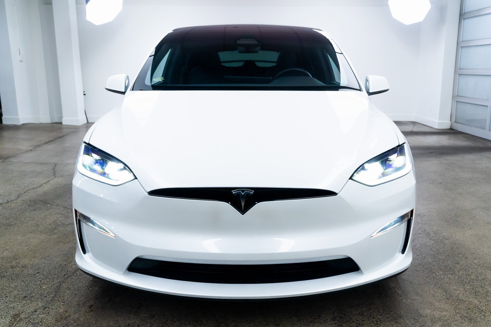 Used 2025 Tesla Model X image 2