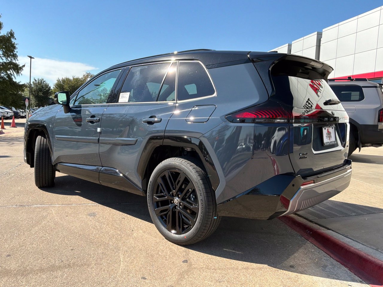 New 2026 Toyota RAV4 XSE w/ Panoramic Sun Roof Package AWD/4WD image 7