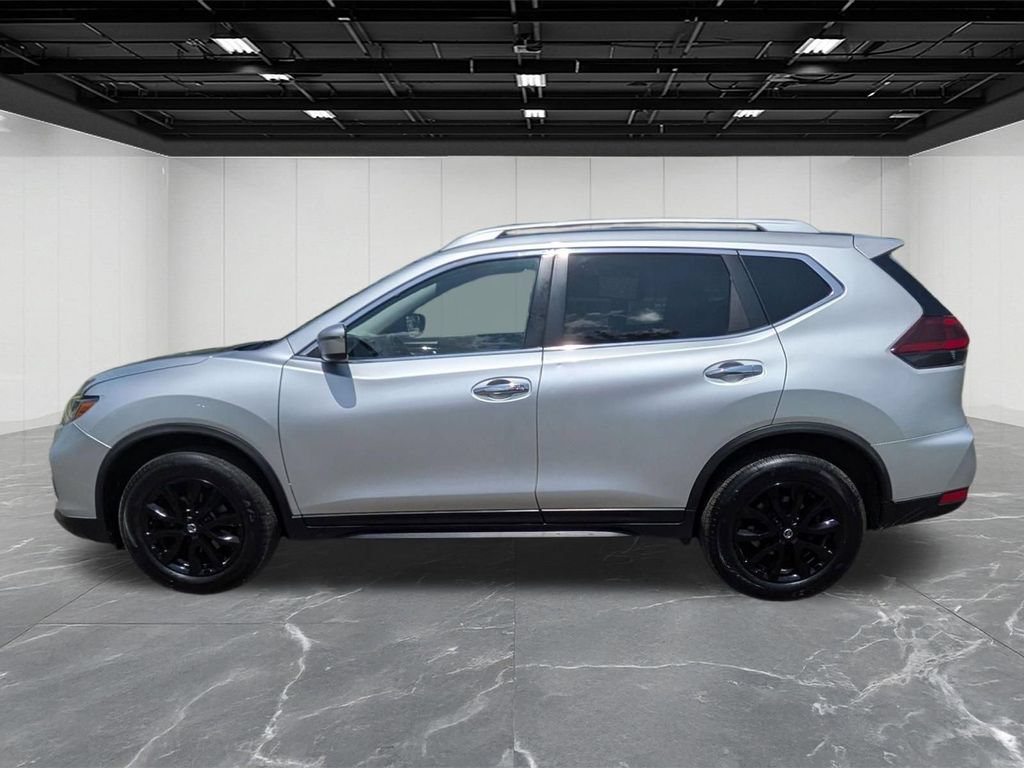 Used 2020 Nissan Rogue SV AWD/4WD image 2