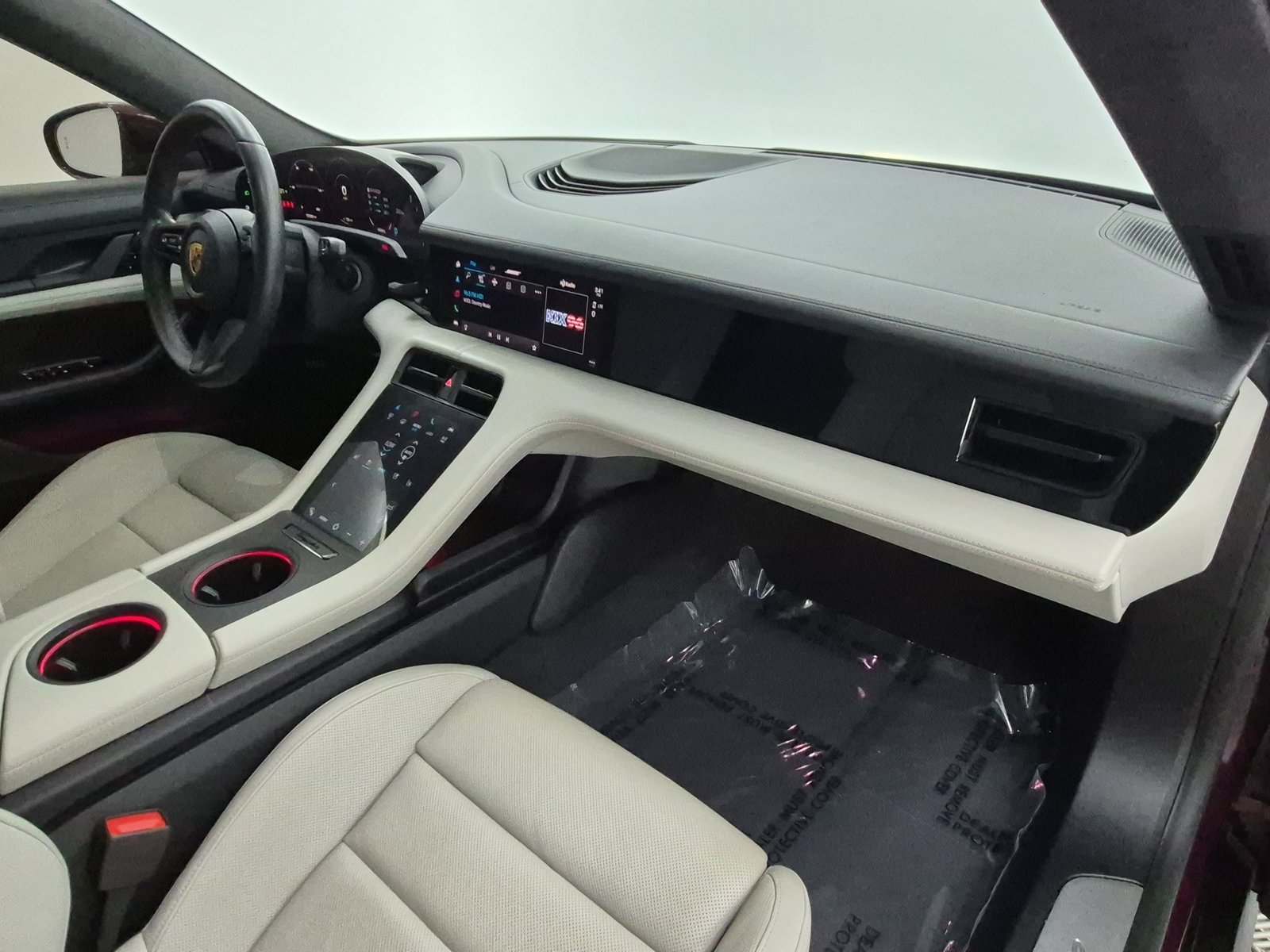 Certified 2021 Porsche Taycan Turbo AWD/4WD image 25