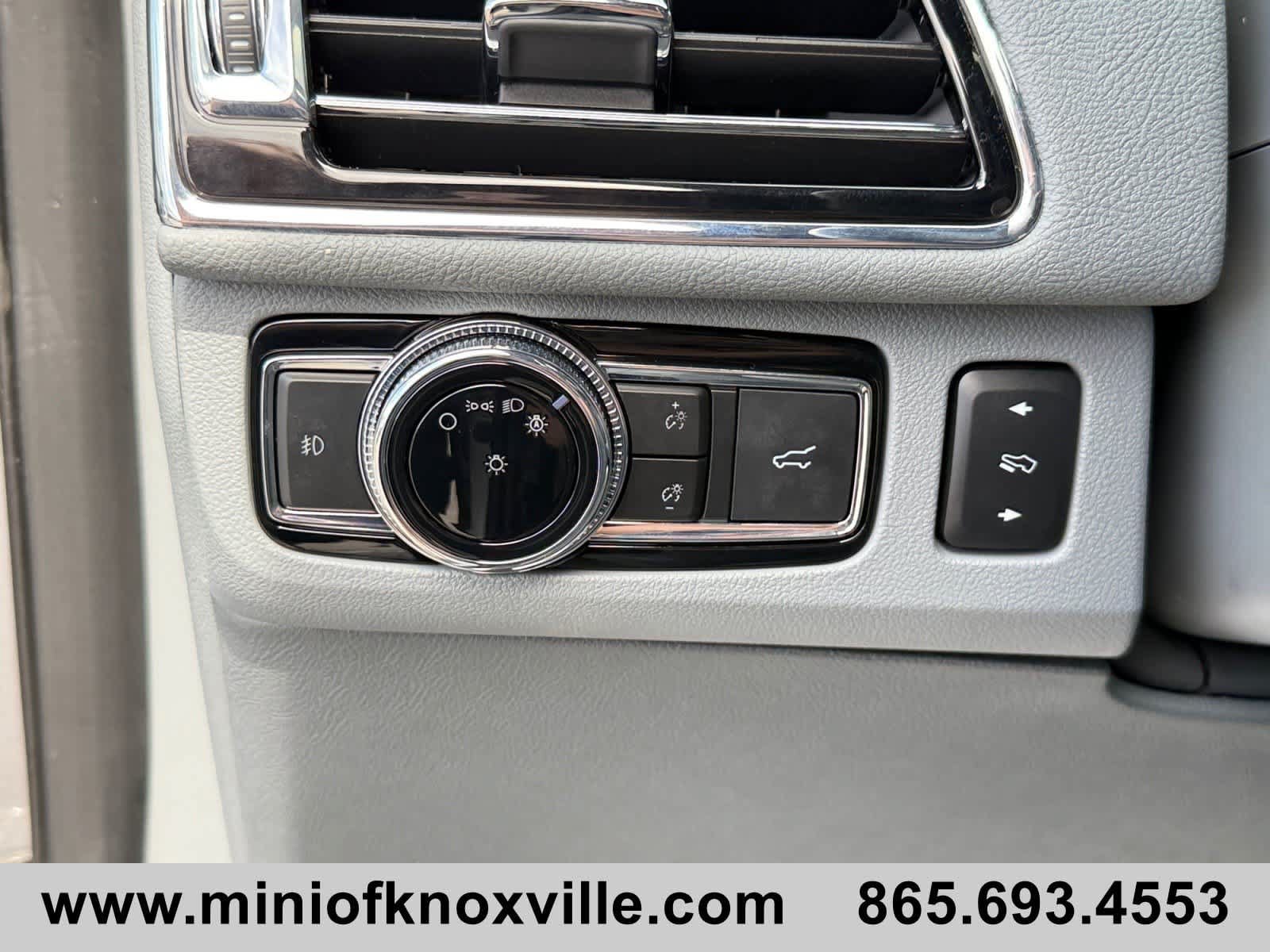 Used 2021 Lincoln Navigator Reserve w/ Luxury Package AWD/4WD image 29