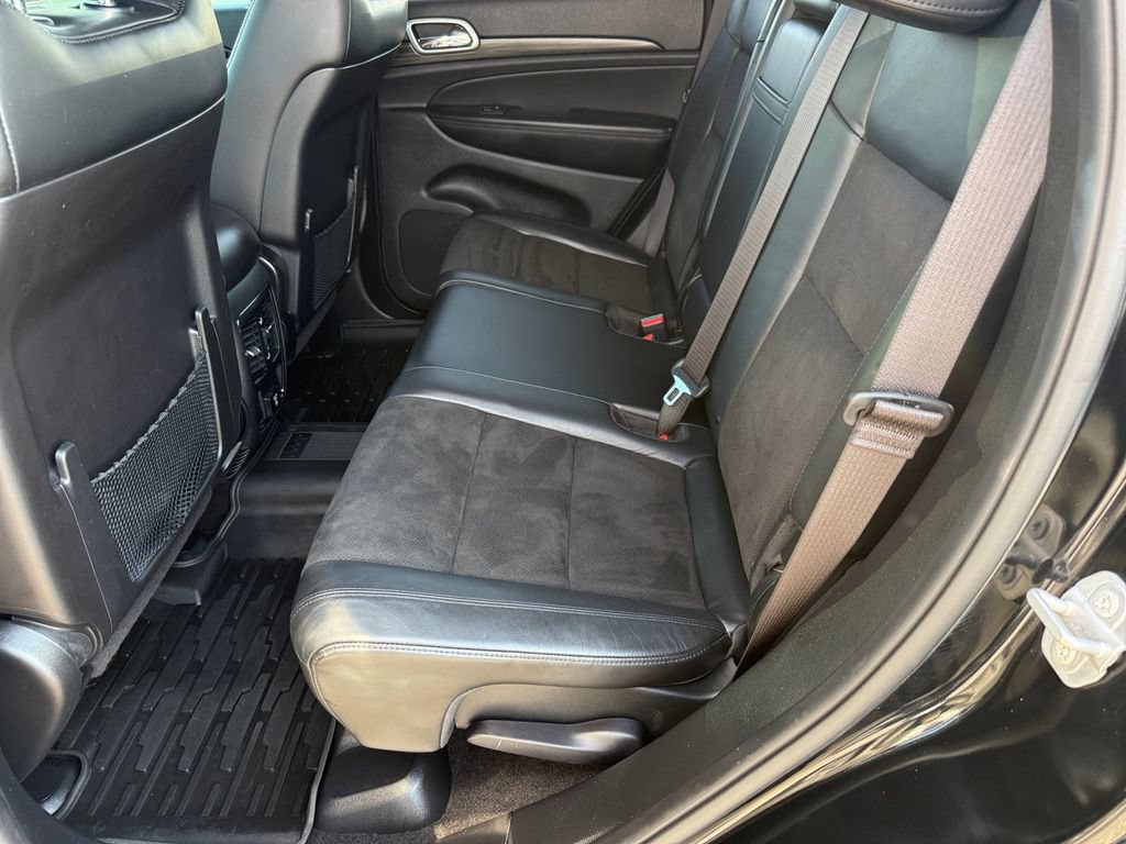 Used 2021 Jeep Grand Cherokee Laredo X AWD/4WD image 11