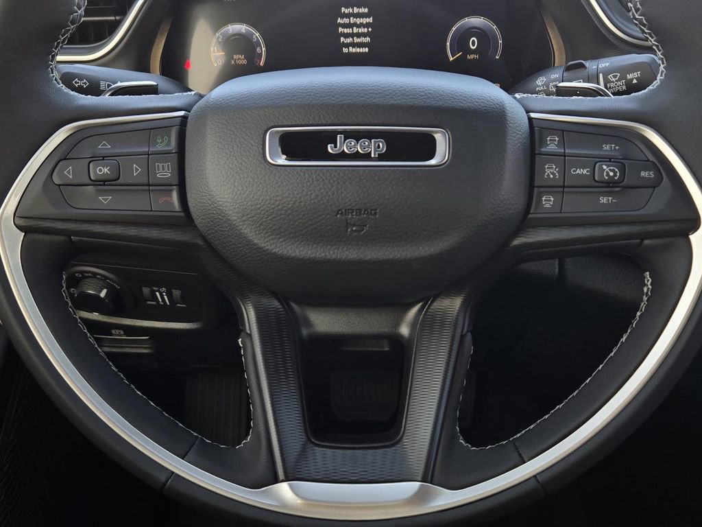 New 2025 Jeep Grand Cherokee L Laredo w/ Luxury Tech Group I image 22