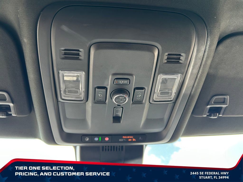 Used 2025 GMC Yukon Denali RWD image 25