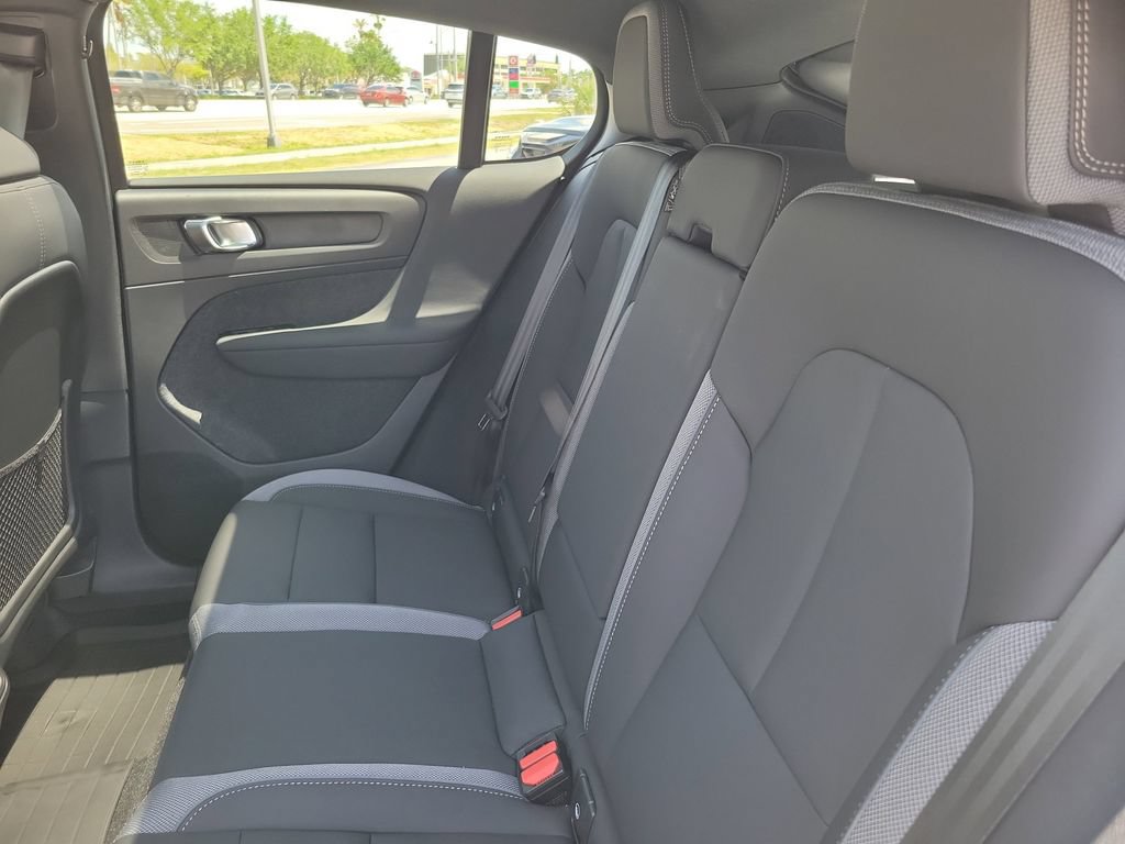 New 2024 Volvo C40 Recharge Core w/ Climate Package AWD/4WD image 5