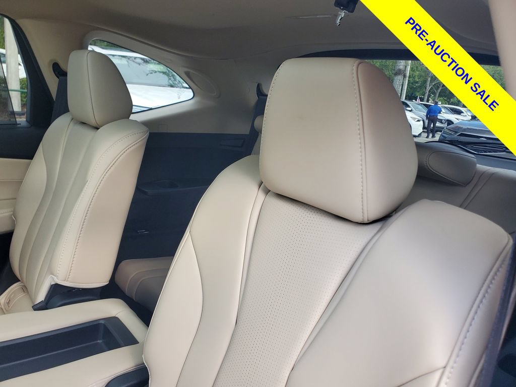 Certified 2025 Acura MDX w/ Technology Package FWD image 13