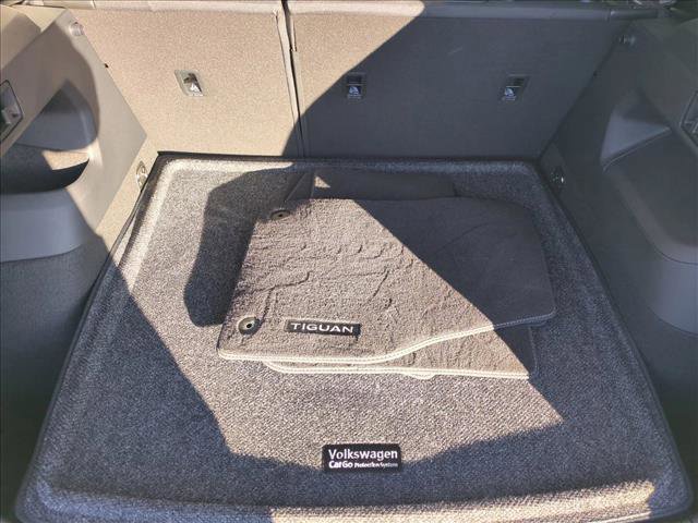 Used 2025 Volkswagen Tiguan S image 6