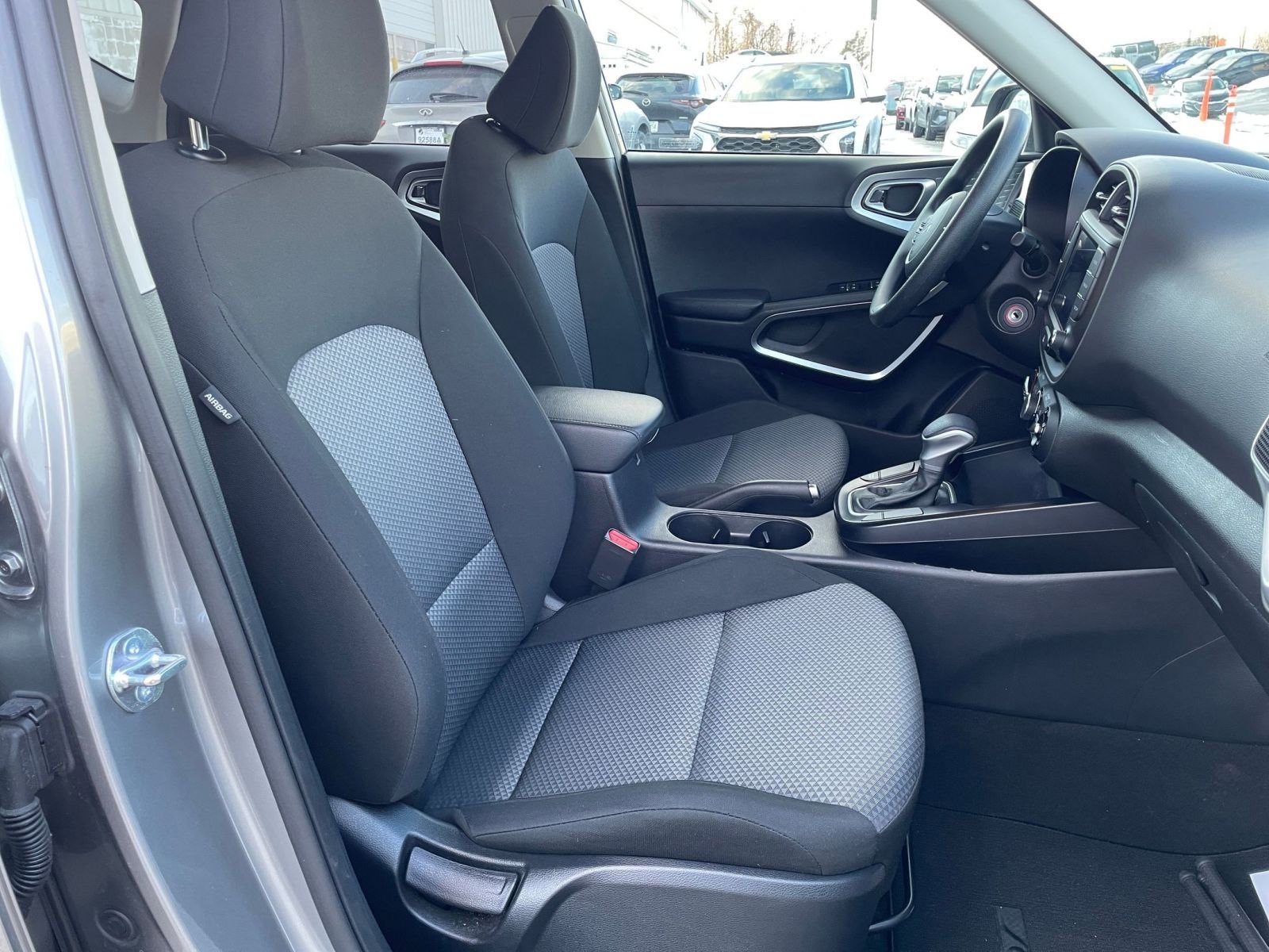 Used 2025 Kia Soul LX w/ LX Technology Package image 34