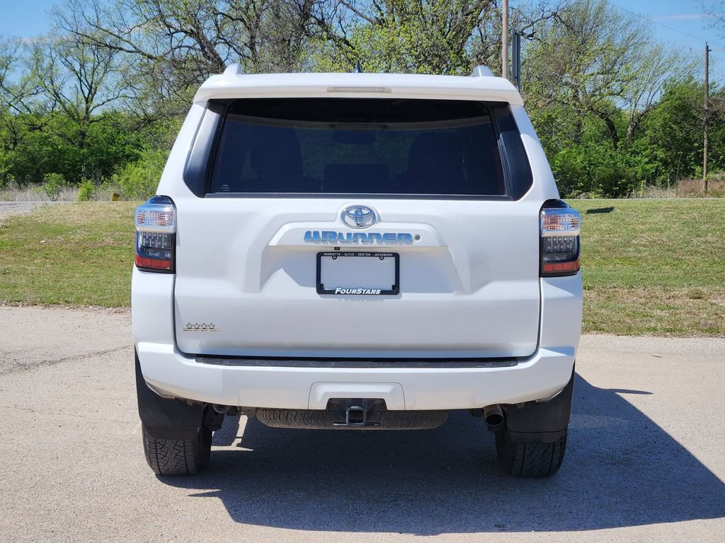 Used 2018 Toyota 4Runner SR5 image 6