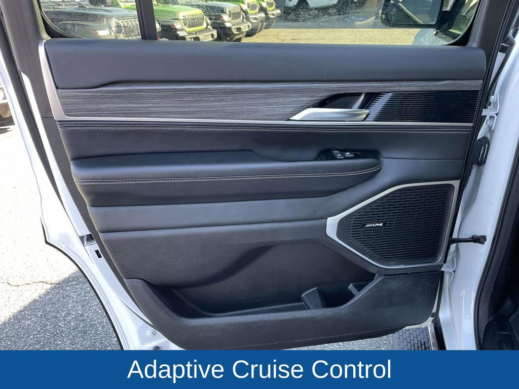 Certified 2024 Jeep Wagoneer Series II w/ Flexible Seating Group image 21