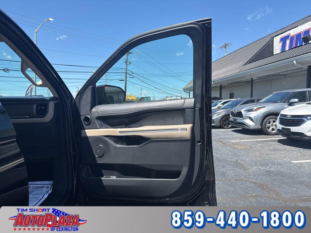 Used 2023 Ford Expedition Limited image 31