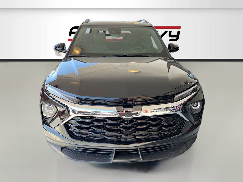 Used 2024 Chevrolet TrailBlazer RS w/ Driver Confidence Package image 2