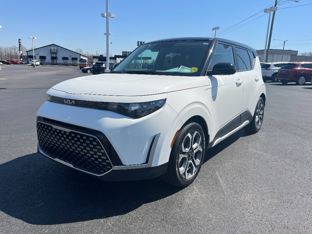 Used 2025 Kia Soul EX image 3