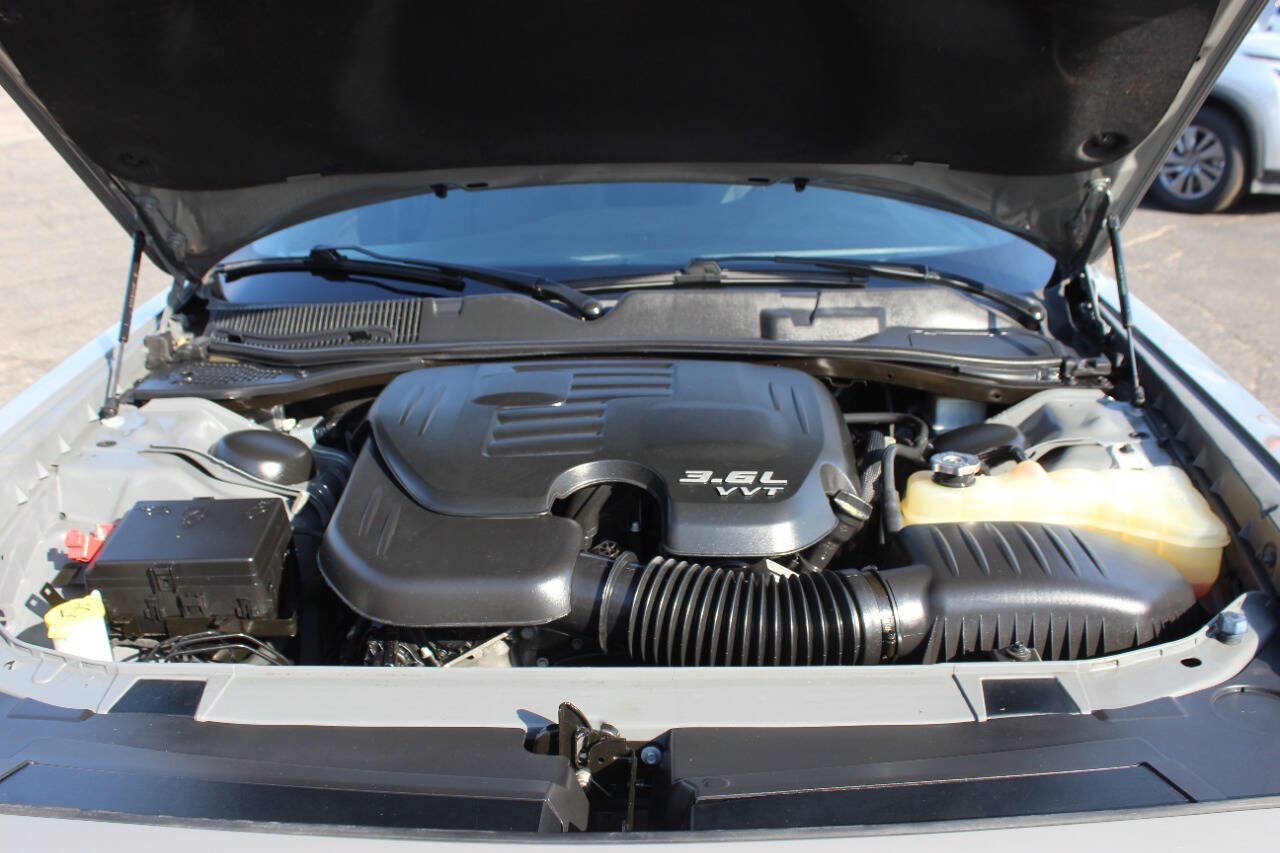 Used 2019 Dodge Challenger SXT AWD/4WD image 8