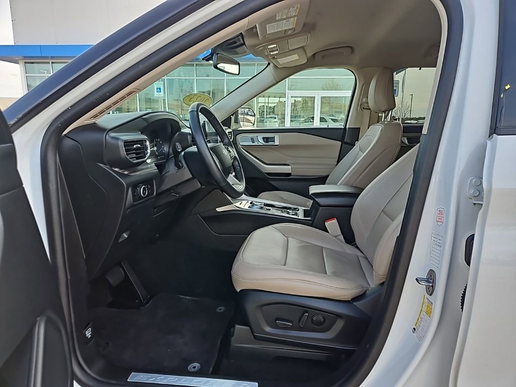 Used 2023 Ford Explorer Limited image 14
