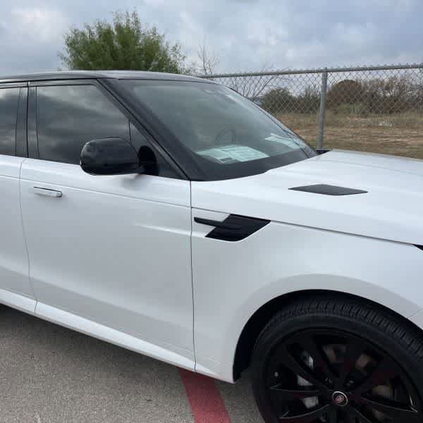 Used 2025 Land Rover Range Rover Sport Dynamic SE image 30