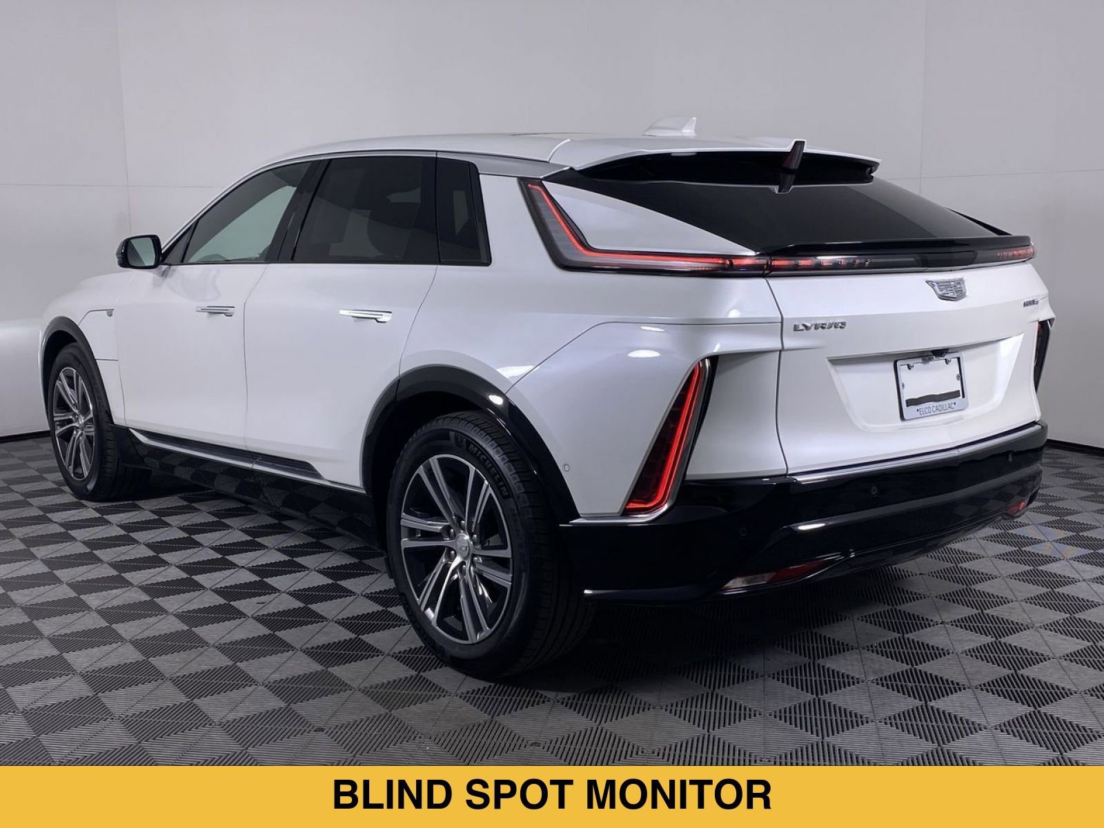 Certified 2024 Cadillac Lyriq Luxury w/ LPO, Floor Liner Package AWD/4WD image 18