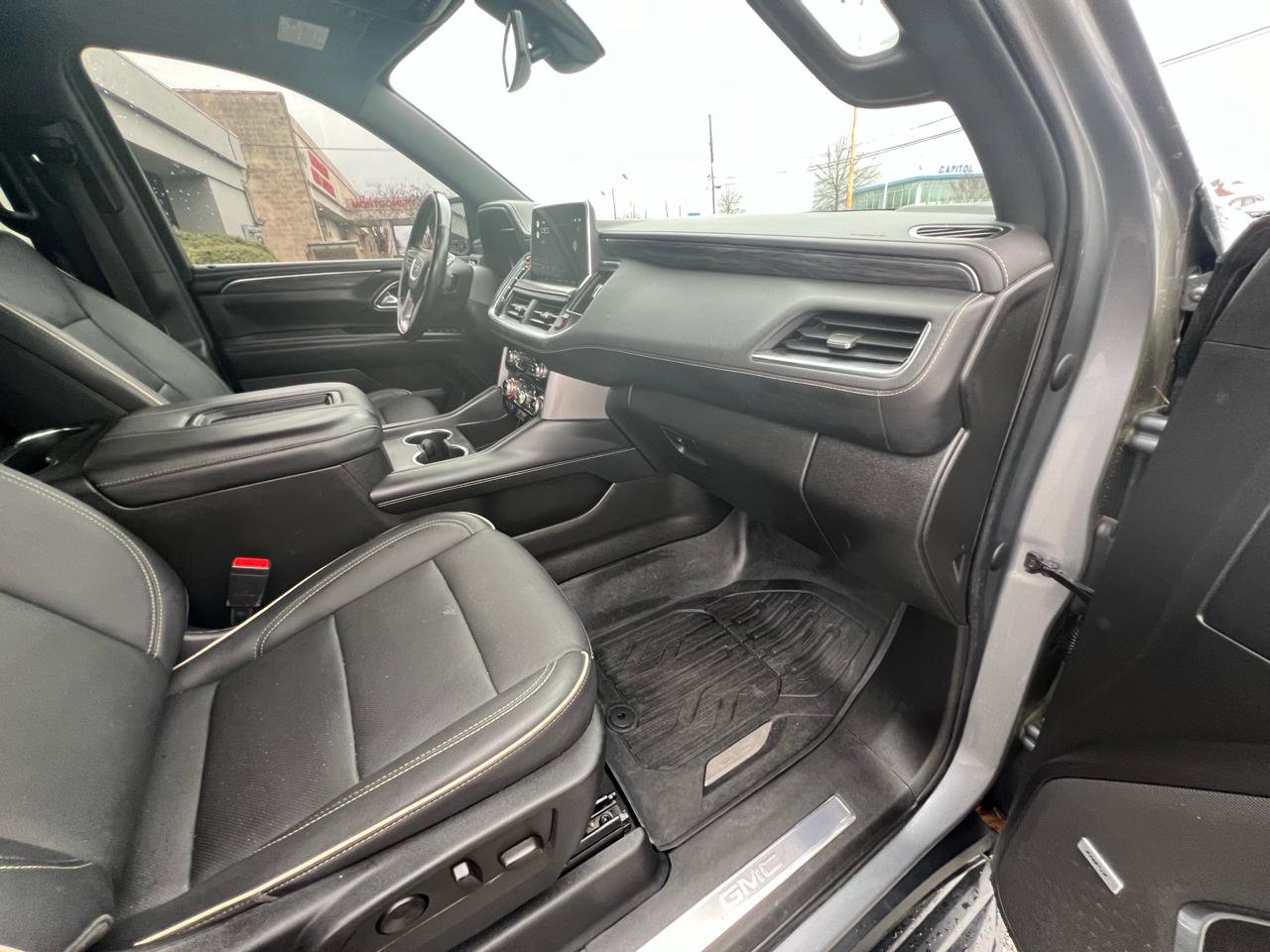 Used 2022 GMC Yukon SLT w/ SLT Premium Package image 53