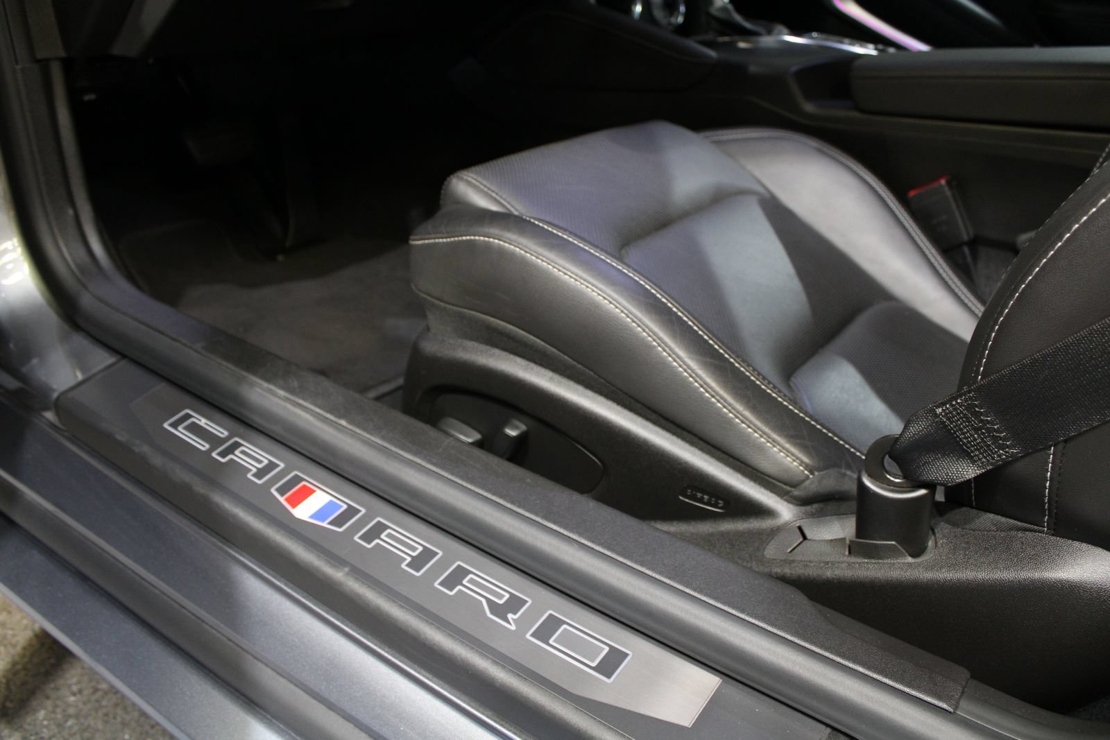 Used 2019 Chevrolet Camaro SS w/ LPO, Ground Effects Package RWD image 26