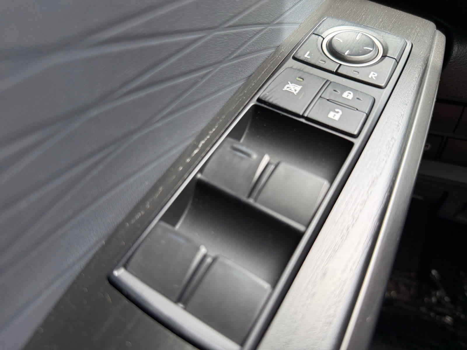 Used 2025 Lexus IS 300 w/ Premium Package image 25