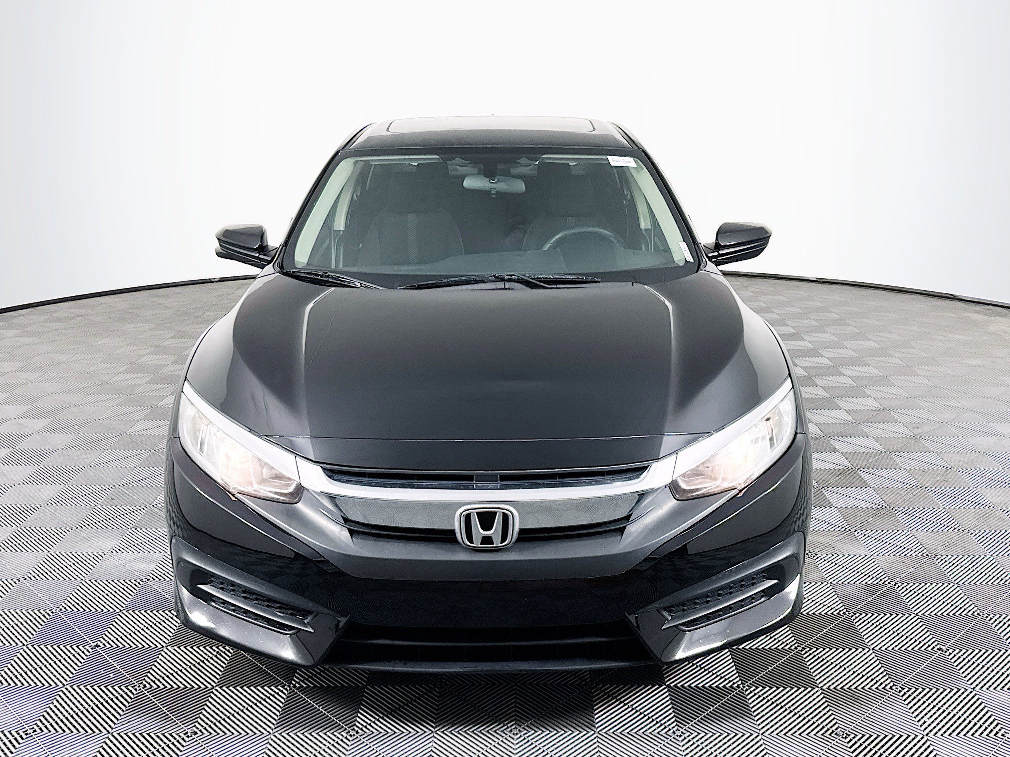 Used 2018 Honda Civic EX image 2