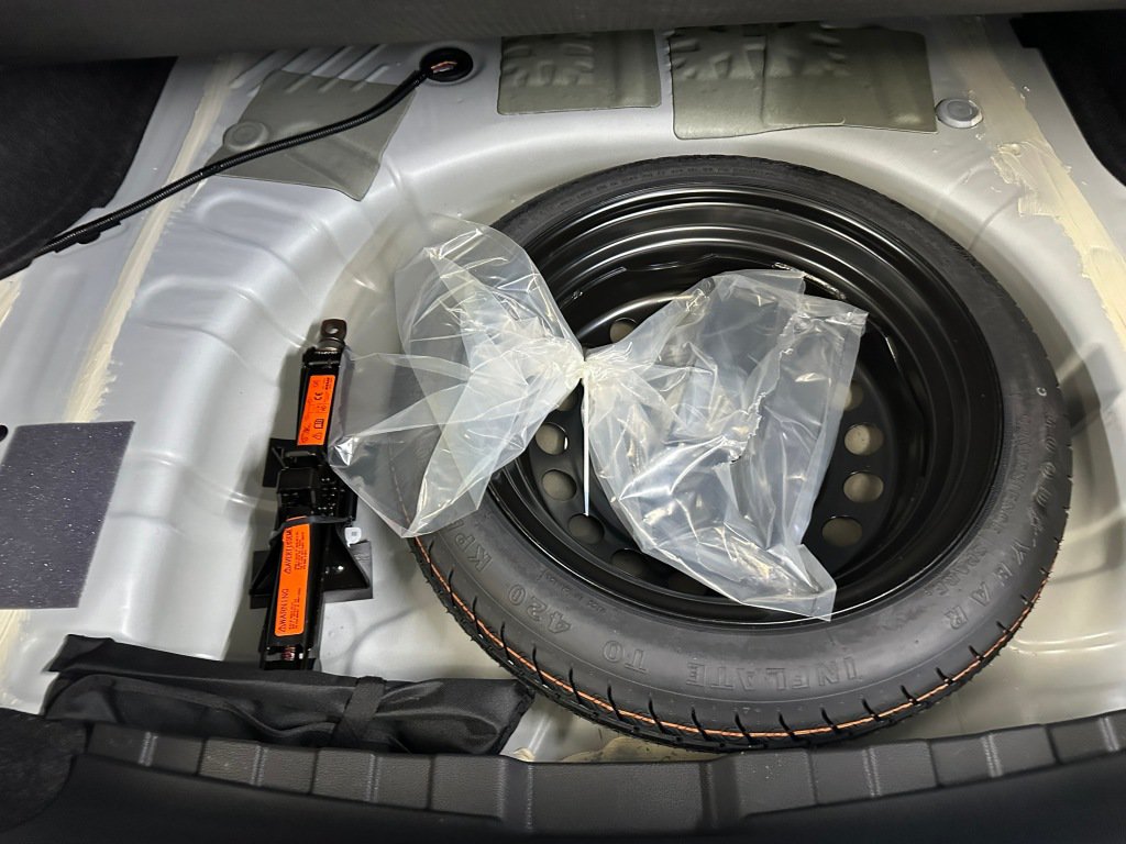Used 2025 Nissan Sentra SR FWD image 23